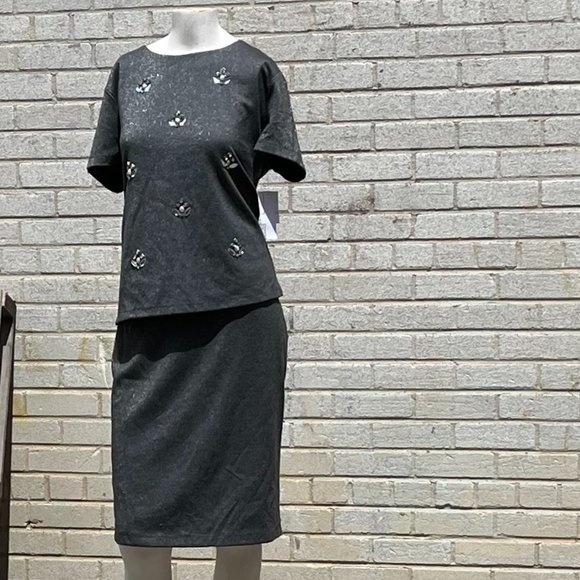 LIZ CLAIBORNE 2 PIECE METALLIC SILVER WITH RHINESTONE EMBLISHEMENTS SIZE L NWT - Picture 2 of 9